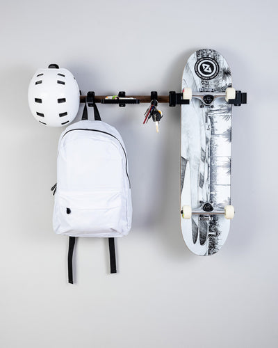 "Explorer on Wheels" Skateboard Stand 