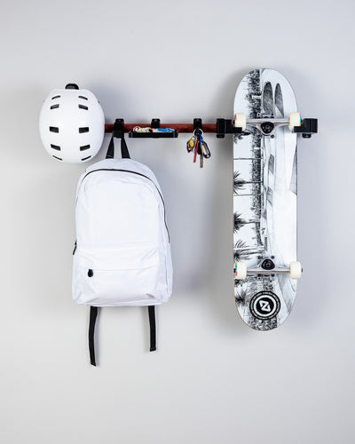 "Explorer on Wheels" Skateboard Stand 