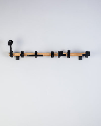 "Explorer on Wheels" Skateboard Stand 